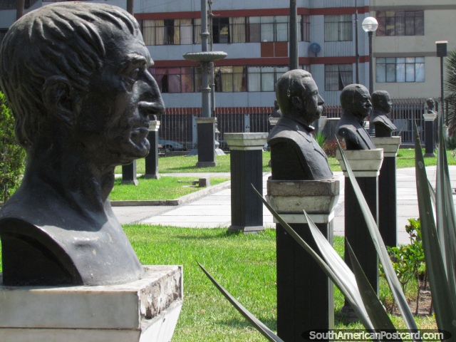 Bustos de bronze, parque em Lima, muitos para contar, uma experiência de lavagem cerebral. (640x480px). Peru, América do Sul.