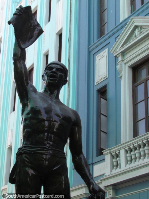 Jose Olaya (1789-1823) estatua en Lima, una figura cultural. (480x640px). Per, Sudamerica.