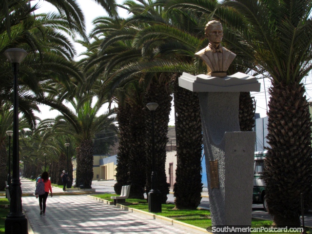 Cesar Vallejo Mendoza (1892-1938) bust in Tacna, a writer and poet. (640x480px). Peru, South America.