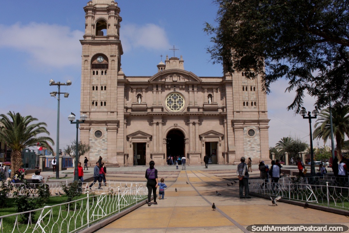 The impressive stone cathedral in the center of Tacna. (720x480px). Peru, South America.
