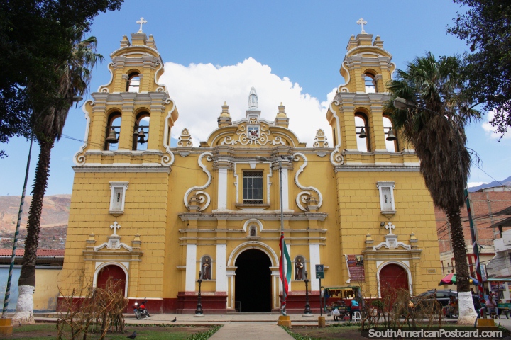 Iglesia San Francisco (1560) en Huánuco, un monumento del patrimonio nacional, el diseño neoclásico. (720x480px). Perú, Sudamerica.