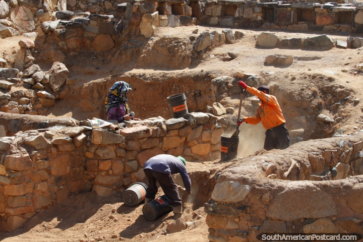 Men excavating the White Temple at Kotosh, the archeological site near Huanuco. (720x480px). Peru, South America.