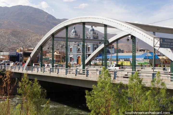 San Sebastian Bridge in Huanuco, gateway to the city. (720x480px). Peru, South America.