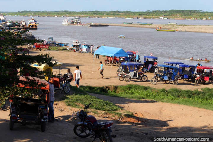 The Ucayali River flows beside Pucallpa, joins the Amazon River further north. (720x480px). Peru, South America.