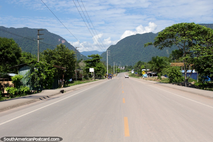 The road towards the Aguaytia River and Boqueron del Padre Abad waterfalls. (720x480px). Peru, South America.