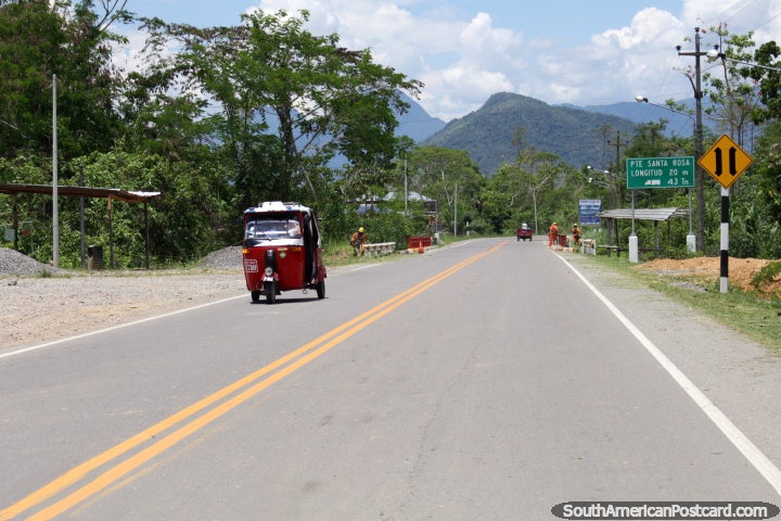 15kms before Tingo Maria, coming from Pucallpa, 4-5hrs drive. (720x480px). Peru, South America.