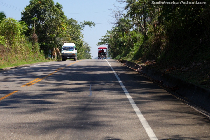 2 horas 20 minutos por carretera de Tingo Mara a Tocache. (720x480px). Per, Sudamerica.