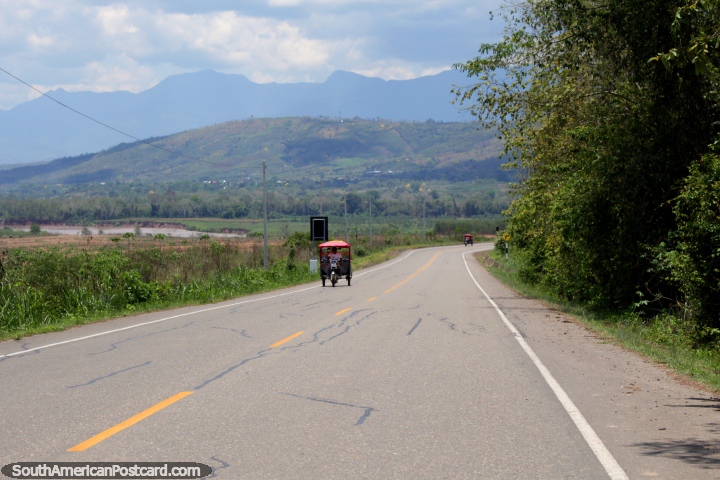The last stretch of road from the south before arriving in Tarapoto, 7hrs 40mins from Tingo Maria. (720x480px). Peru, South America.