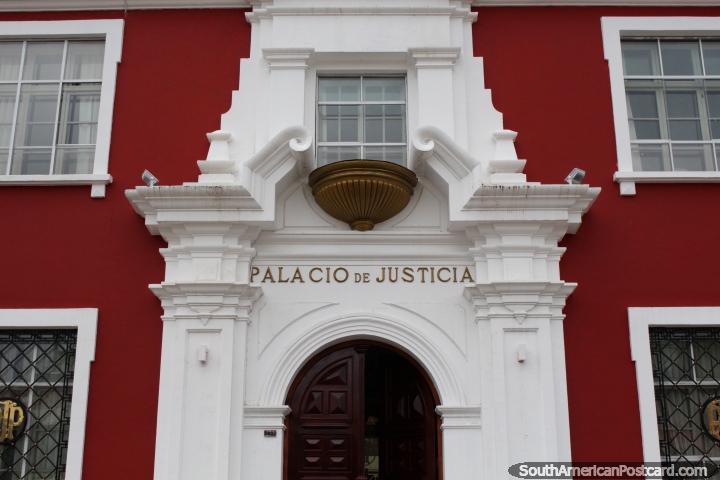 Justice Palace, well-kept facade beside the Plaza de Armas in Puno. (720x480px). Peru, South America.