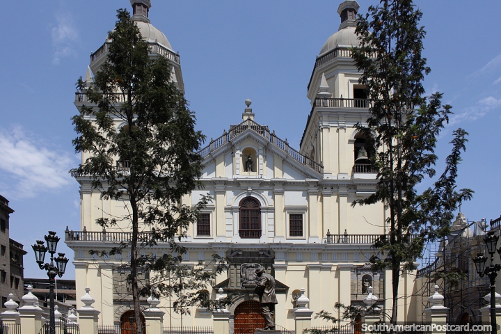 Church of San Pedro, baroque-style interior, 17th-century church in Lima. (720x480px). Peru, South America.