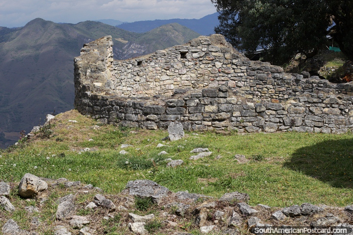 Amazing views from Kuelap ruins of the mountains and countryside below in Chachapoyas. (720x480px). Peru, South America.