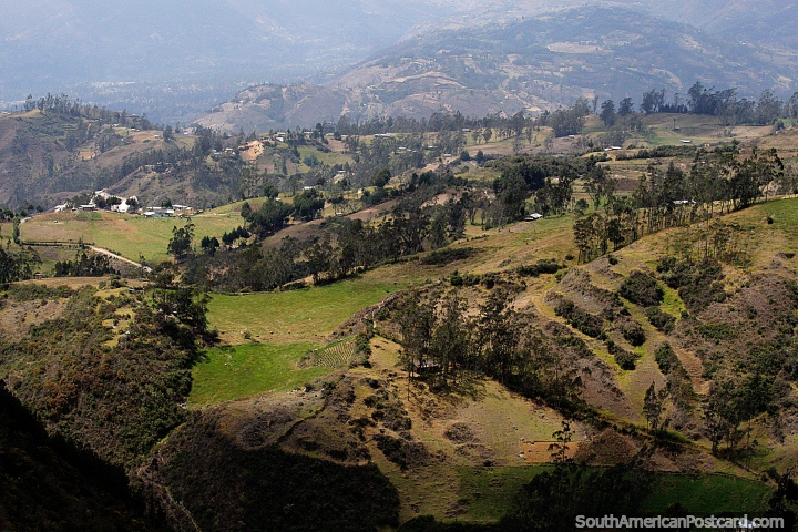 Fantsticos paisajes en las montaas alrededor de Chota. (720x480px). Per, Sudamerica.