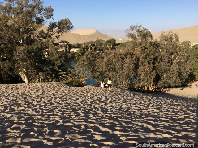 At the end of the day, sand all around at Huacachina. (640x480px). Peru, South America.
