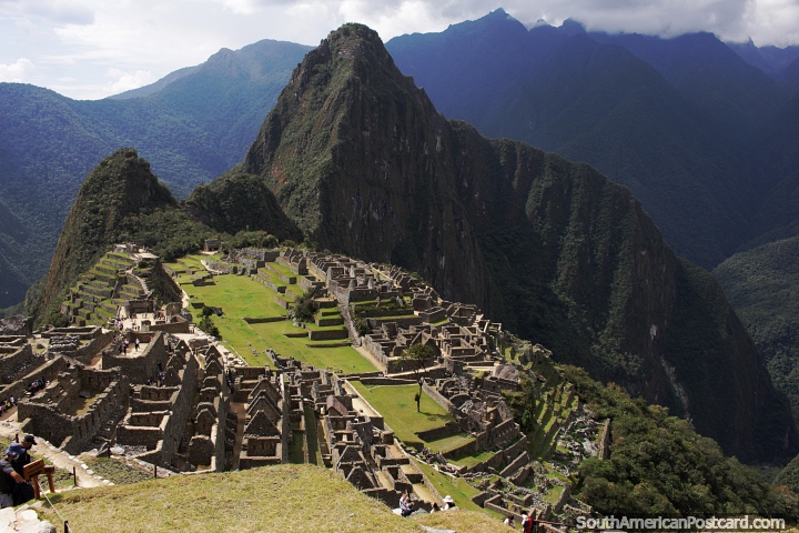 Machu Picchu em seu cenário clássico, são as ruínas ou a forma da montanha? (720x480px). Peru, América do Sul.