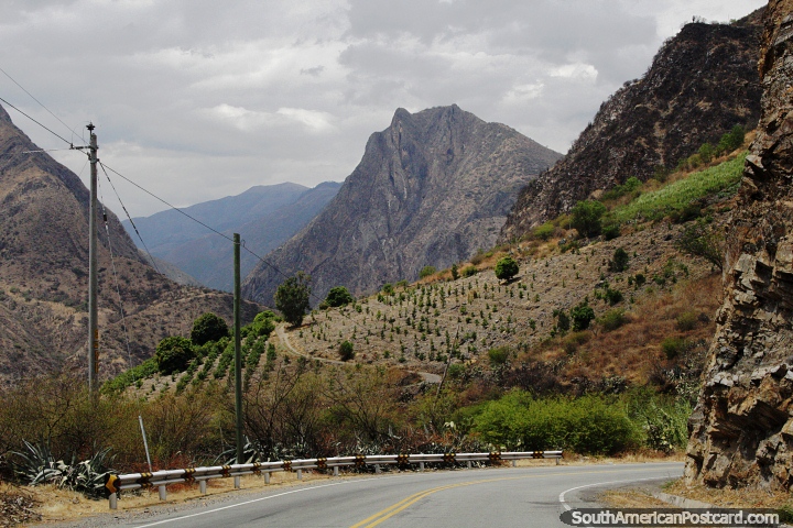 Road through the mountains to Cusco from Abancay. (720x480px). Peru, South America.
