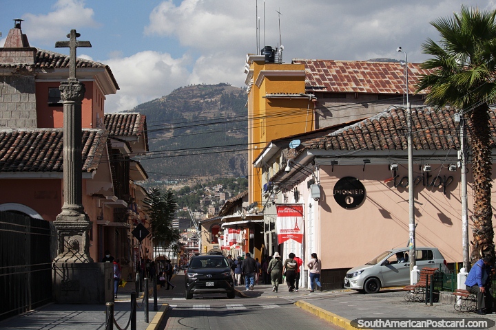 Ruas centrais da cidade de Ayacucho, uma ótima cidade para passear. (720x480px). Peru, América do Sul.
