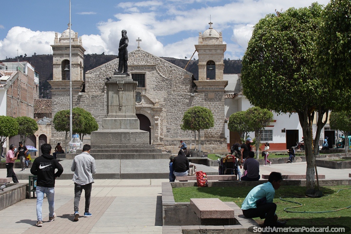 Santa Maria Magdalena church in Ayacucho, built in 1588, nice plaza. (720x480px). Peru, South America.