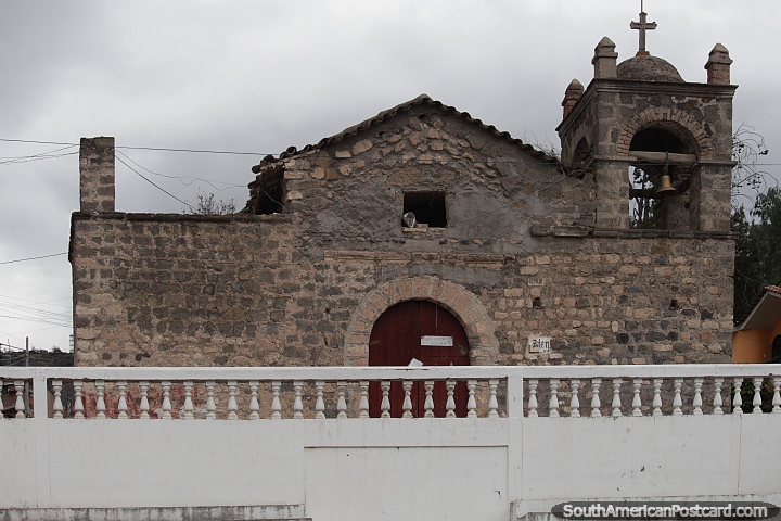Antigua iglesia de piedra Beln construida en 1648 en Ayacucho. (720x480px). Per, Sudamerica.