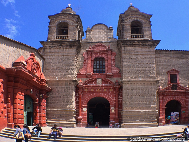 Templo de la Compaa de Jess (1605) en Ayacucho, la ciudad de las 33 iglesias. (640x480px). Per, Sudamerica.