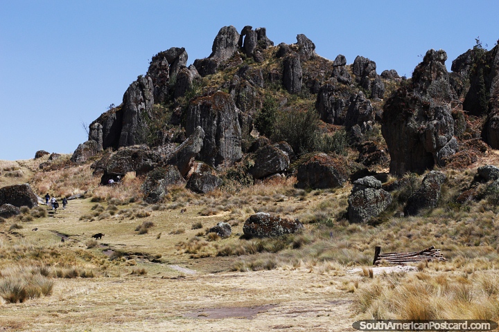 Formações rochosas a 3500m, Cumbemayo nas montanhas perto de Cajamarca. (720x480px). Peru, América do Sul.
