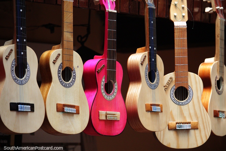 Onde eles fazem guitarras, Namora perto de Cajamarca. (720x480px). Peru, América do Sul.