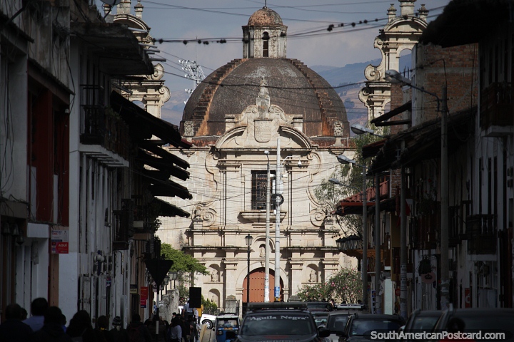 Igreja e convento de La Recoleta em Cajamarca. (720x480px). Peru, América do Sul.