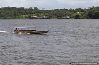 Vista del río Oyapock de Saint Georges Guayana Francesa, al otro lado es Brasil. Las 3 Guayanas, Sudamerica.