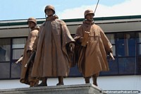 3 soldados, monumento a los veteranos de Surinam de la Guerra de Corea en Paramaribo, Surinam. Las 3 Guayanas, Sudamerica.
