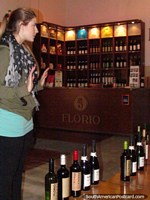 Versão maior do Wow, tabela bonita de vinho que tem para nós para saborear, agradece muito, Florio, Mendoza.