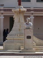 Versão maior do O monumento a Pablo Cabrera no colégio chamou como ele em San Juan.