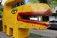 Milo 1 por Milo Lockett, escultura interessante de um animal estranho em Resistencia. Argentina, América do Sul.