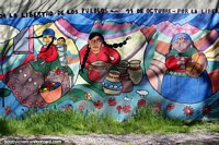 Belo mural de mulheres que fazem artes e ofïcios em El Bolson. Argentina, América do Sul.