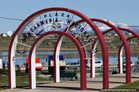 Larger version of Plaza Gendarmeria Nacional, archways in homage to the community of the Tierra del Fuego in Ushuaia.