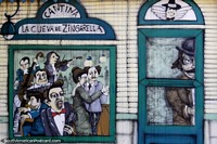 Cantina La Cueva de Zingarella, músicos tocan y la gente baila, mural en La Boca, Buenos Aires. Argentina, Sudamerica.