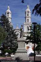 Versión más grande de Iglesia Nuestra Señora Carmen contiene 2 banderas de la guerra de 1827 con Brasil, Patagones.