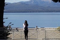 Las vistas del lago están por todas partes en Bariloche, por toda la ciudad. Argentina, Sudamerica.