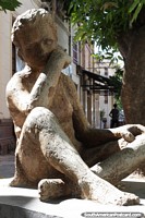 Serenidad by Yan Nistal, sculpture of a boy in Resistencia. Argentina, South America.