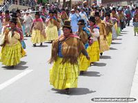 Senhoras de chapu, vestidos amarelos, La Paz. Bolvia, Amrica do Sul.