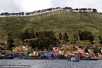 San Pablo de Tiquina a un costado del estrecho de Tiquina de La Paz. Bolivia, Sudamerica.