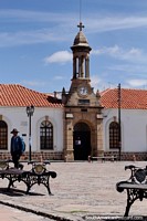 Museu iconográfico com torre de relógio histórica em Recoleta em Sucre. Bolívia, América do Sul.