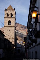 Convento de San Francisco, torre a la luz del sol de la mañana, fundada en 1547 en Potosí. Bolivia, Sudamerica.
