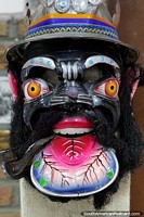 Versión más grande de El Museo Antropológico de Oruro tiene una historia fantástica de máscaras y disfraces de carnavales del pasado.