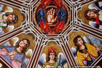 Círculo de ángeles, increíbles obras de arte y pintura en la iglesia de los mineros en Oruro, Santuario del Socavón. Bolivia, Sudamerica.