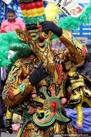 Parece el hombre de hojalata del Mago de Oz, disfraz fantstico en el desfile de El Gran Poder, La Paz. Bolivia, Sudamerica.