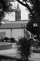 Larger version of Plaza and church in Yacuiba.