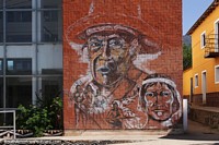 Belo mural e obras de arte em Camiri do povo.