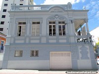 Versão maior do Casa de campo Maria de Lourdes, edifïcio histórico bonito e bem tratado em Florianopolis.