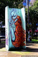Arte de la pintada de una mujer en un bonito vestido en la plaza Praça da Bandeira en Belem. Brasil, Sudamerica.