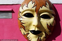 Versión más grande de Máscaras alrededor de Olinda para el carnaval estaban por todas partes o tal vez siempre es así.