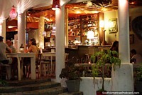 Un restaurante y bar en la calle principal de Pipa. Brasil, Sudamerica.